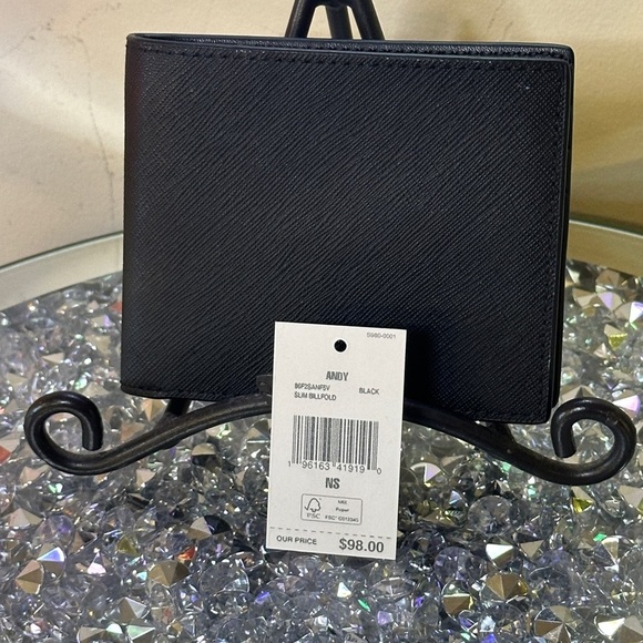 NWT/NIB - Michael Kors Slim Billfold. Retail $98.00 - Picture 3 of 5
